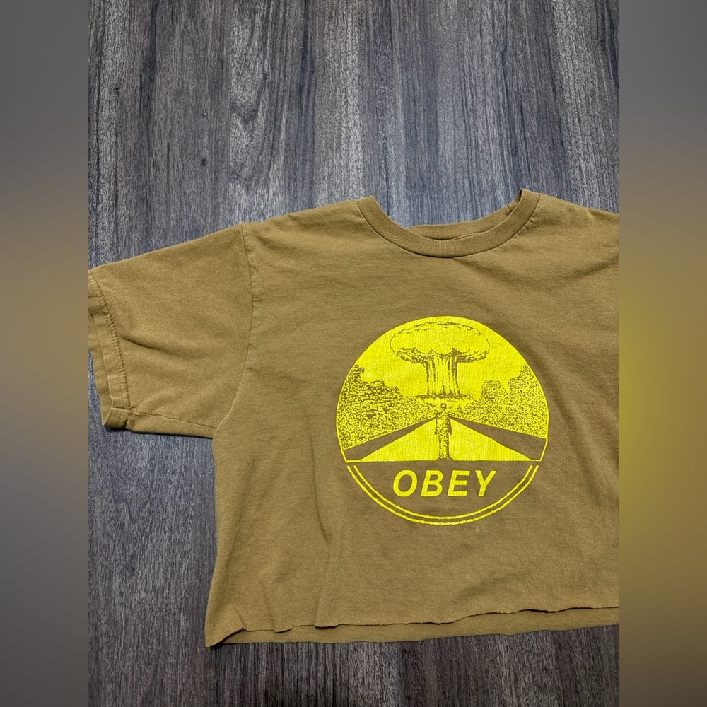 Obey Crop